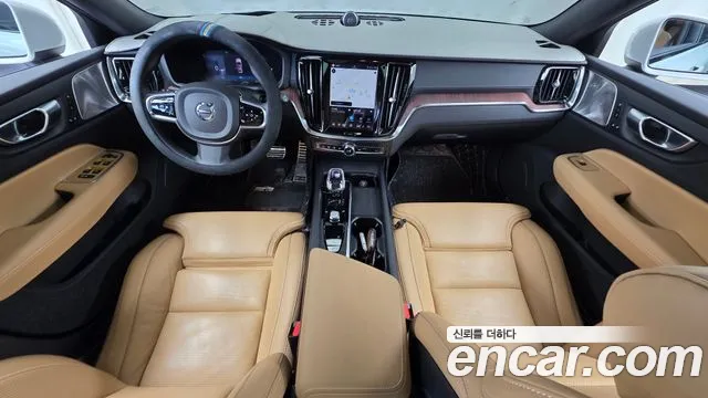 Volvo V60 Cross Country 2nd Gen — Фото автомобиля 10