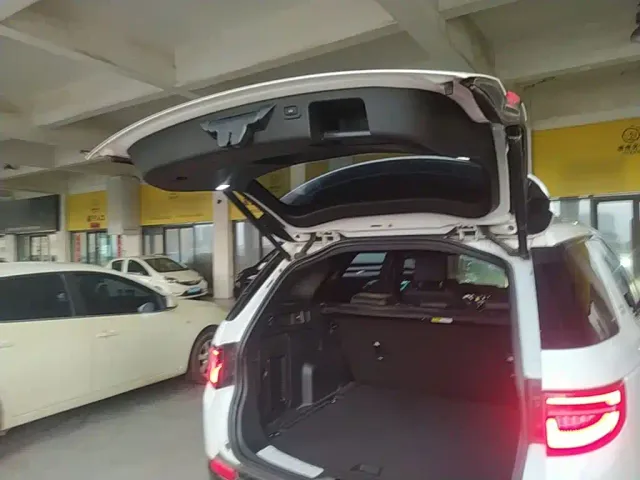 Land Rover Discovery Sport — Фото автомобиля 18