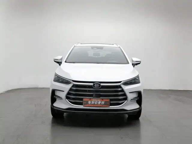 BYD Tang — Фото автомобиля 3