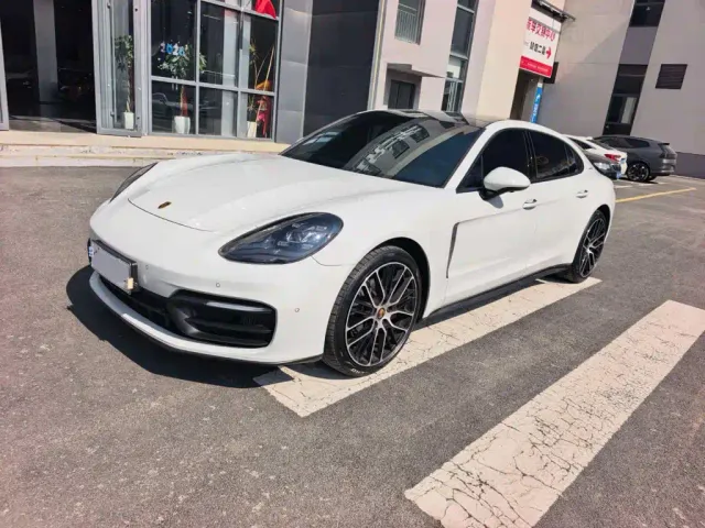 Фотография автомобиля — Porsche Panamera