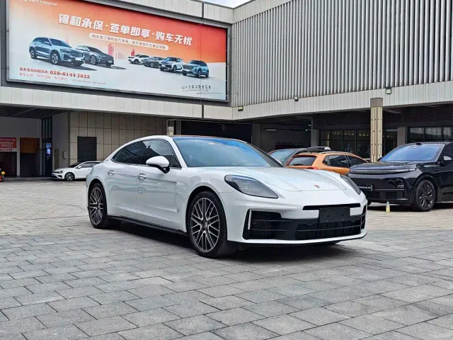 Porsche Panamera — Фото автомобиля 3