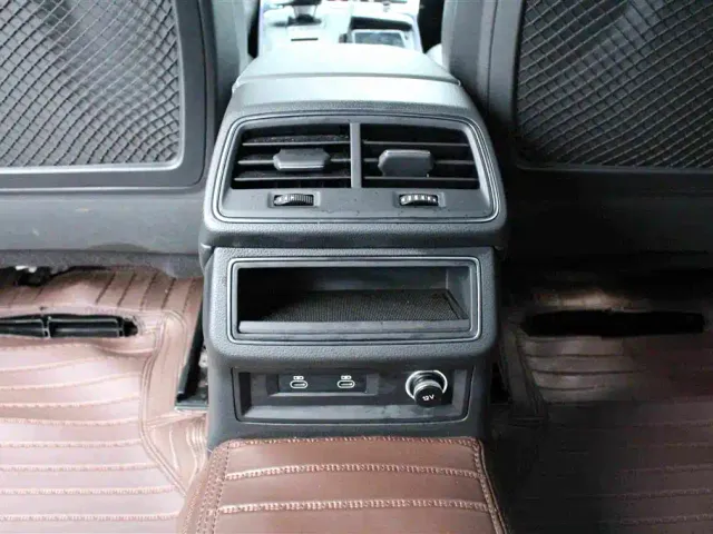 Audi A6L — Фото автомобиля 9