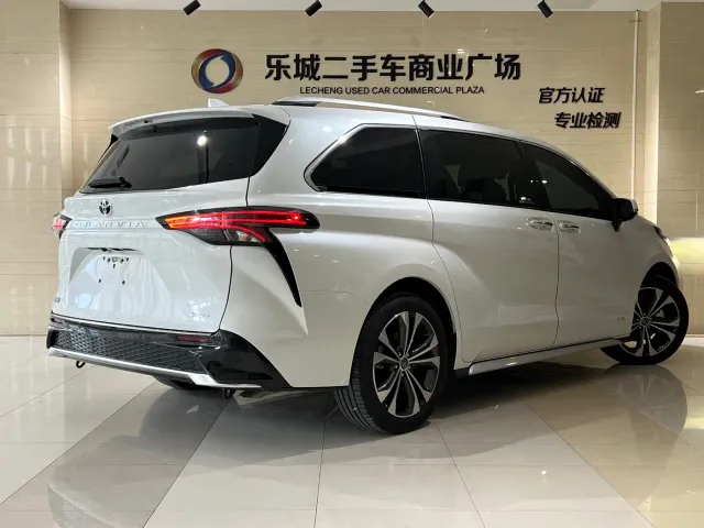 Toyota Granvia — Фото автомобиля 23