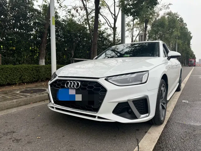 Фотография автомобиля — Audi A4L
