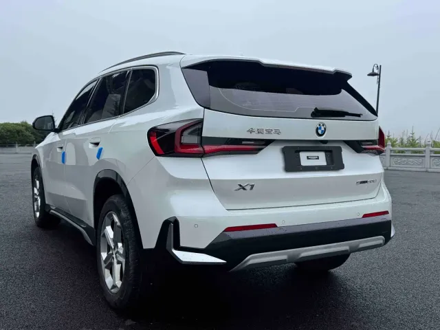 BMW X1 — Фото автомобиля 4