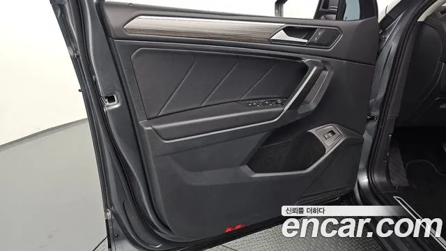 Volkswagen Tiguan — Фото автомобиля 24