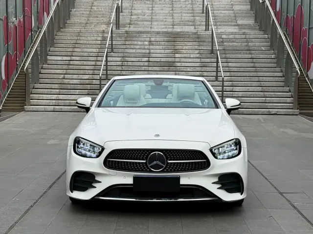 Mercedes-Benz E-Class — Фото автомобиля 2