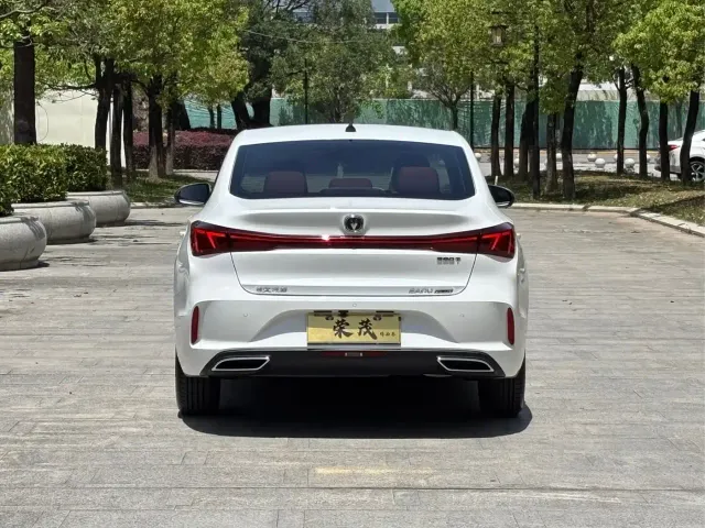 Changan Eado — Фото автомобиля 5