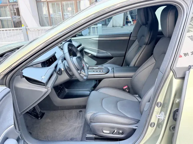 Xiaomi SU7 — Фото автомобиля 9