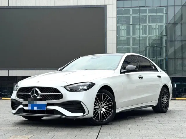 Фотография автомобиля — Mercedes-Benz C-Class
