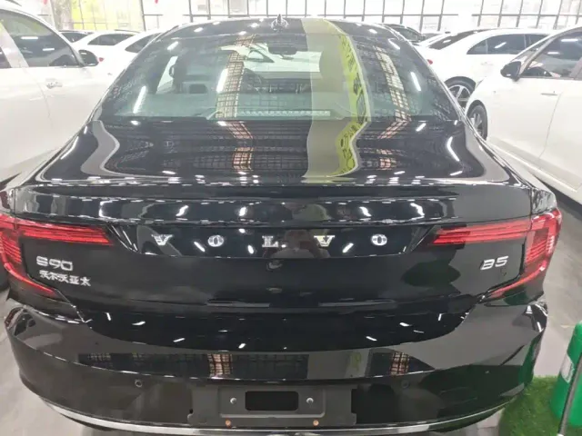 Volvo S90 — Фото автомобиля 18