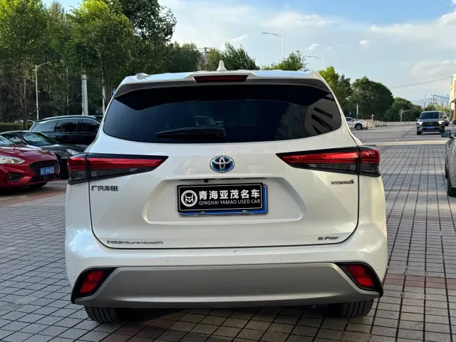 Toyota Highlander — Фото автомобиля 16