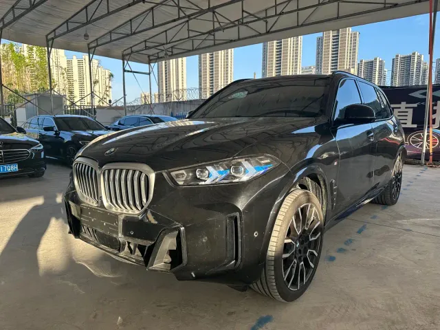 Фотография автомобиля — BMW X5