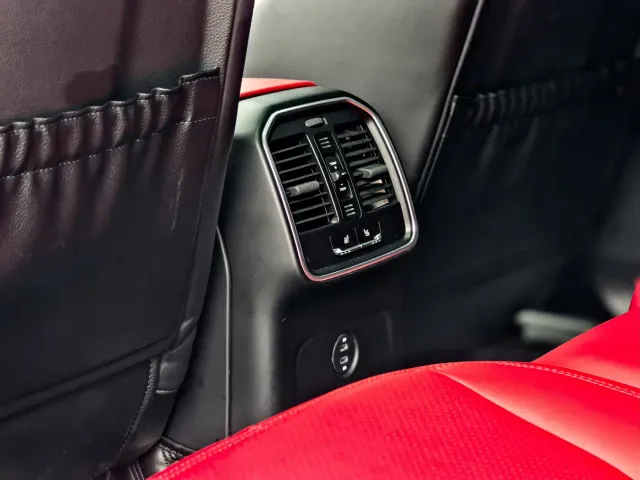 Porsche Macan — Фото автомобиля 15
