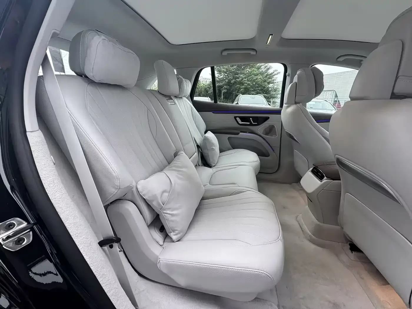 Mercedes-Benz Mercedes-Benz EQS SUV 2025 Model 500 4MATIC — Фото автомобиля 15
