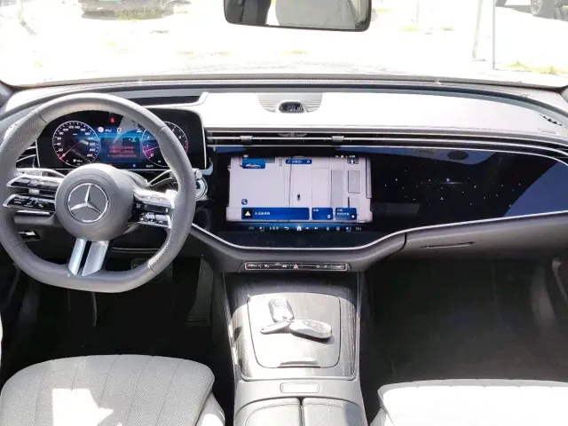Mercedes-Benz E-Class — Фото автомобиля 6