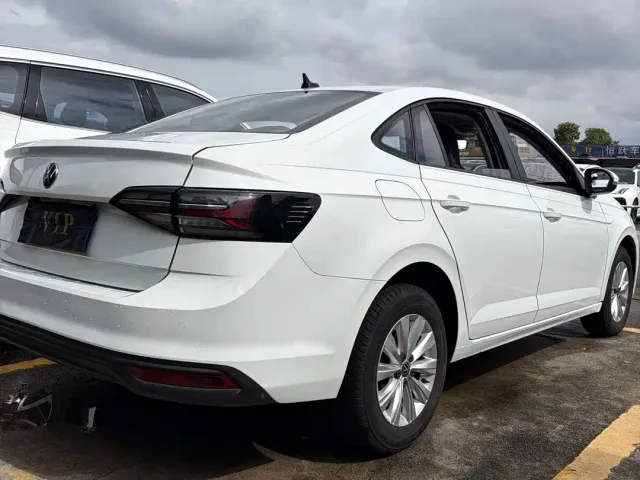 Volkswagen Lavida — Фото автомобиля 3