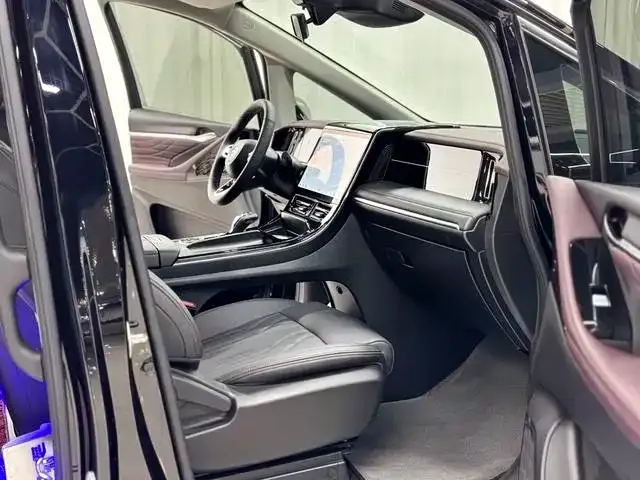 GAC Trumpchi M8 — Фото автомобиля 17