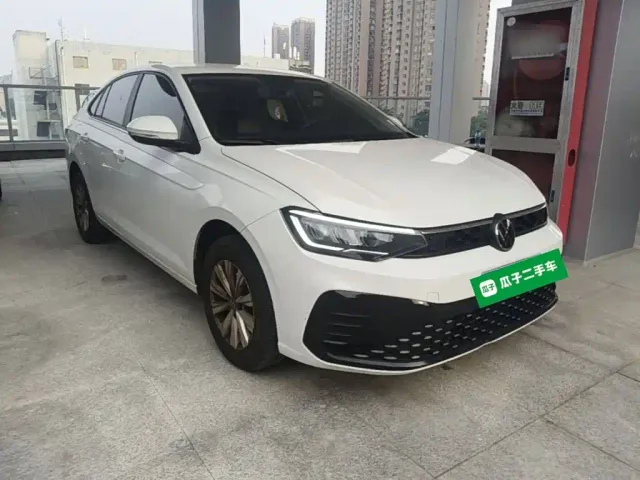 Volkswagen Lavida — Фото автомобиля 3