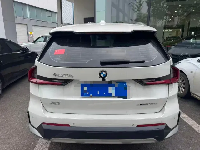 BMW X1 — Фото автомобиля 2