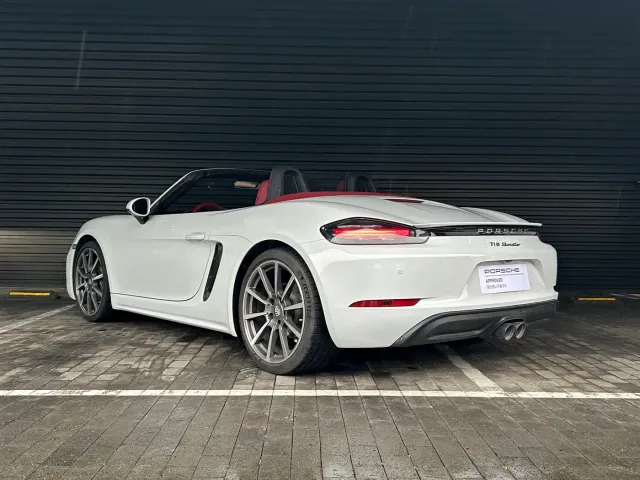 Porsche 718 — Фото автомобиля 3