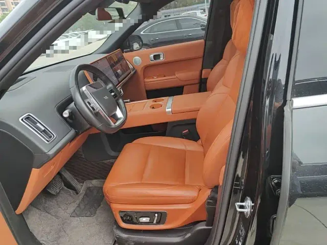 Li Auto L8 — Фото автомобиля 14