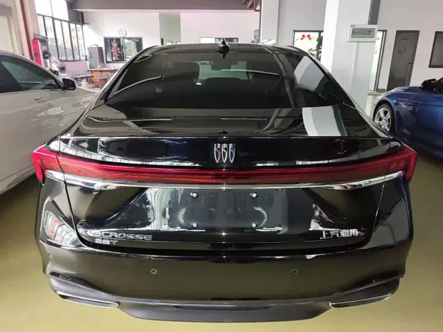 Buick LaCrosse — Фото автомобиля 5