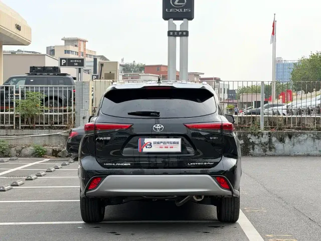 Toyota Highlander — Фото автомобиля 6