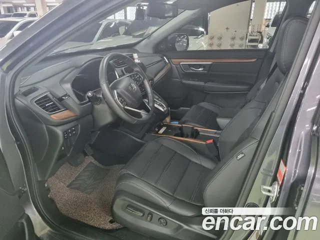 Honda CR-V CR-V 5-е поколение 2.0 гибрид Touring 4WD — Фото автомобиля 6