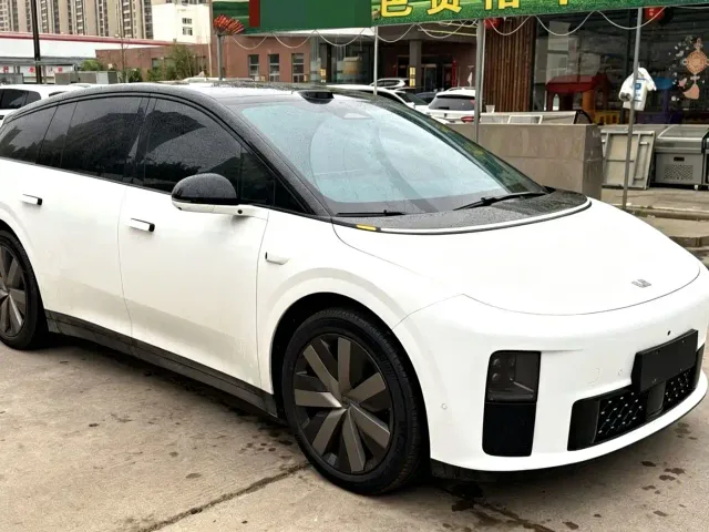 Li Auto i6 — Фото автомобиля 2