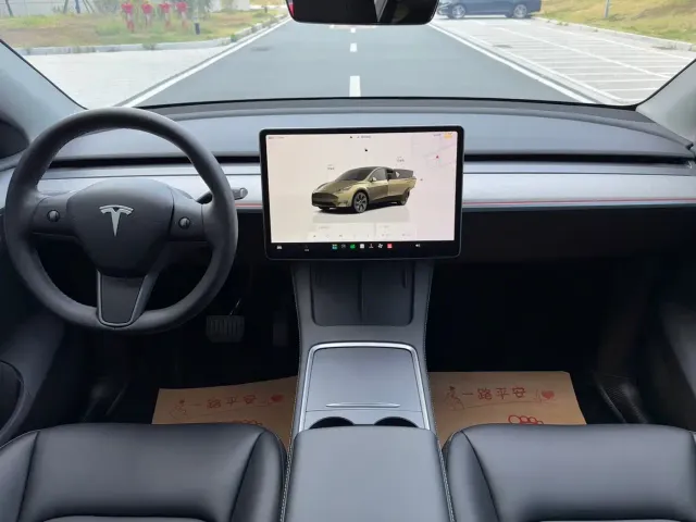 Tesla Model Y — Фото автомобиля 5
