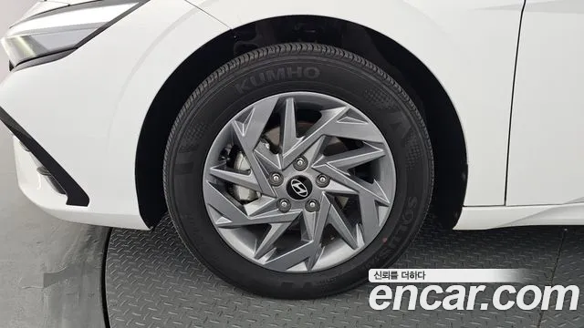 Hyundai Avante CN7 — Фото автомобиля 5
