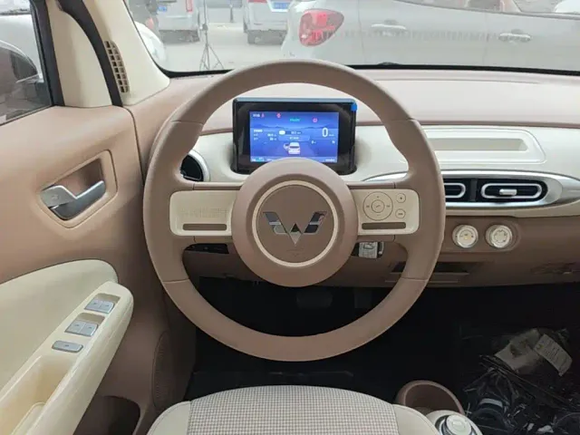 Wuling Hongguang Mini EV — Фото автомобиля 10