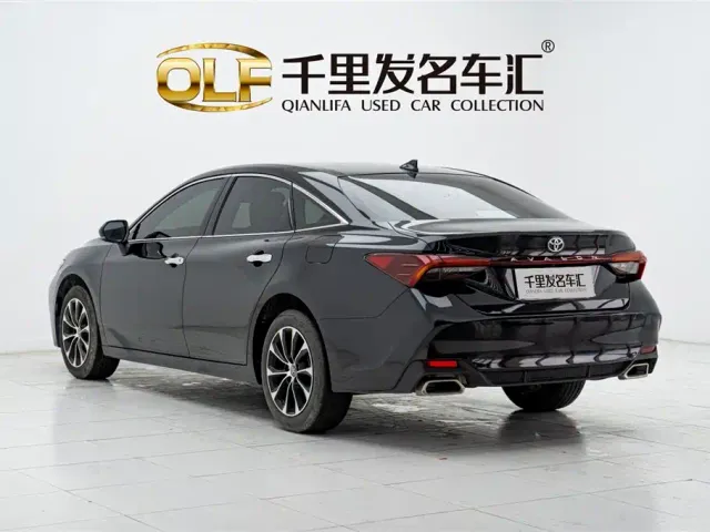 Toyota Avalon — Фото автомобиля 12