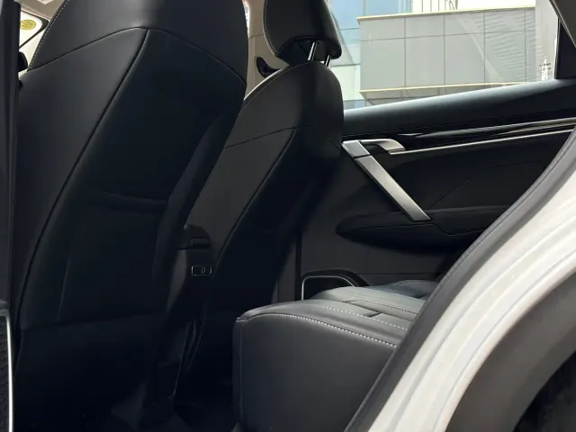 Geely Binyue — Фото автомобиля 19