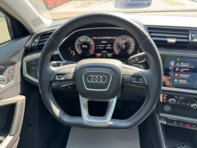 Audi Q3 — Фото автомобиля 15
