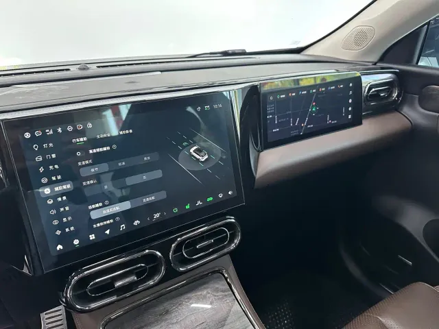 Leapmotor C11 — Фото автомобиля 15