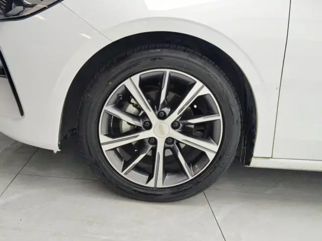 Geely Emgrand — Фото автомобиля 6