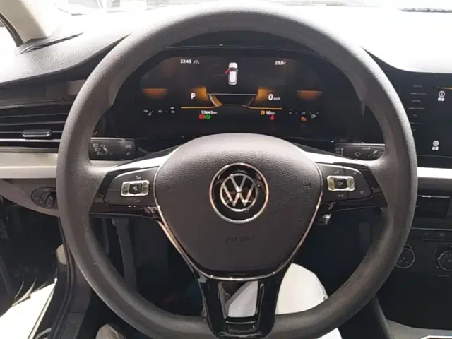 Volkswagen Lavida — Фото автомобиля 10