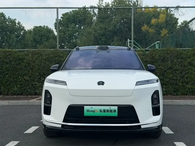 Nio ES8 — Фото автомобиля 18