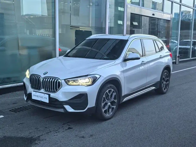 Фотография автомобиля — BMW X1