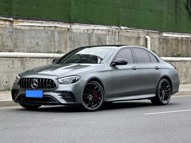Фотография автомобиля — Mercedes-Benz E-Class AMG