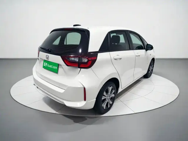 Honda Fit — Фото автомобиля 4
