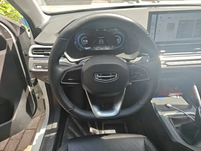 Geely Emgrand — Фото автомобиля 2