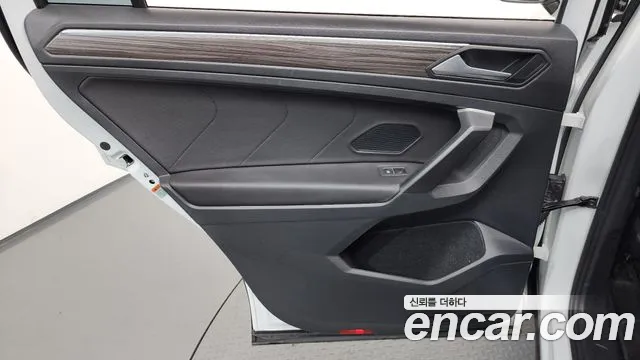 Volkswagen Tiguan — Фото автомобиля 25
