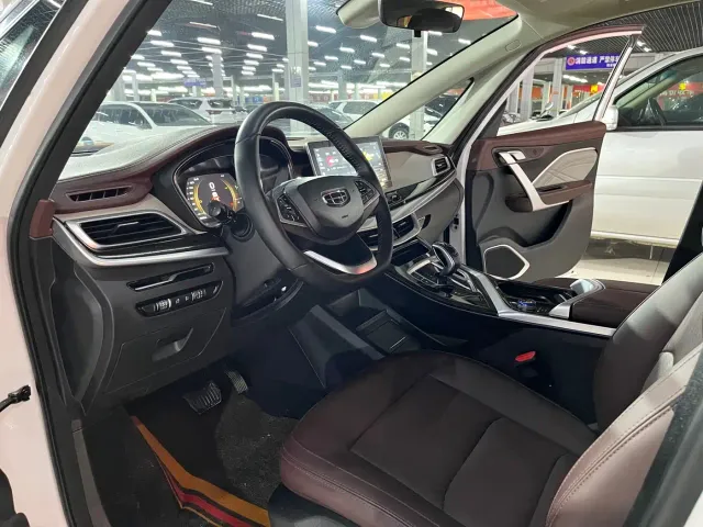 Geely Jiaji — Фото автомобиля 7