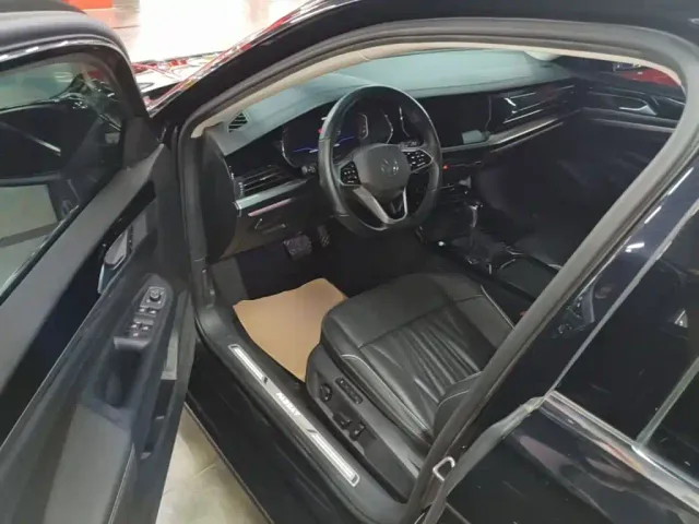 Volkswagen Passat — Фото автомобиля 15