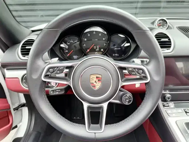 Porsche 718 — Фото автомобиля 3