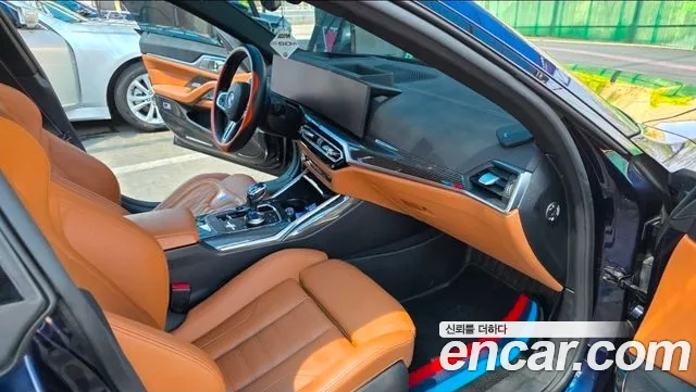 BMW i4 — Фото автомобиля 14