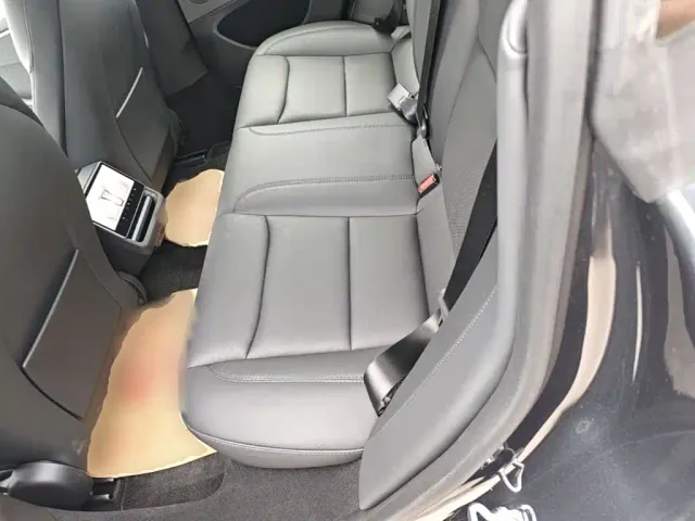 Tesla Model 3 — Фото автомобиля 16